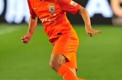 包含山东泰山迎德甲关键赛，今夜防线松动，悬念犹存，训练强度明显提升的词条