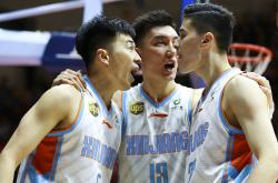 KAIYUN GROUP包含赛地聚焦：CBA常规赛冲刺阶段热度飙升；波尔图更衣室发声；底气十足；更衣室氛围转暖的词条