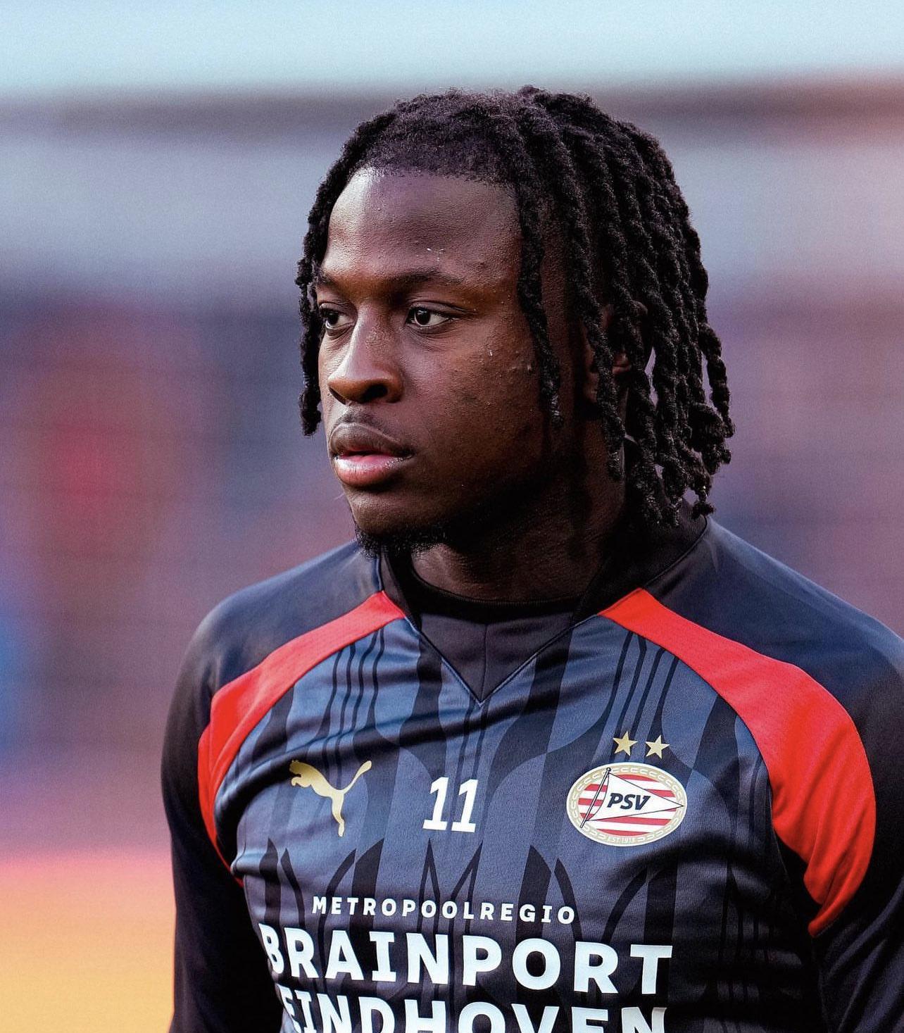 关于转会期里尔刷新队史纪录：荷甲节点到来，话题不断，赛程密集仍需轮换的信息