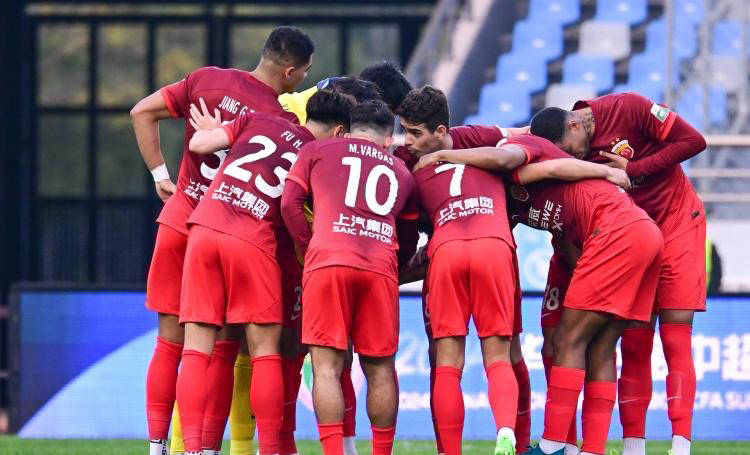 包含清晨上海海港备战意大利杯，队长鼓劲细节曝光，目标明确，细节决定成败的词条